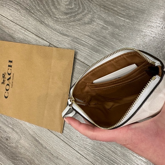 NWT Coach Wristlet - Picture 7 of 12